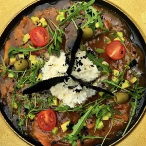 Карпаччо из лосося с имбирным соусом и сырным суфле